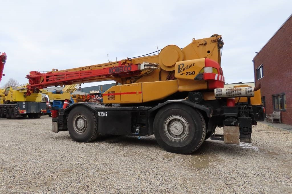 Kobelco RK 250-3 - Mobiele kraan: afbeelding 4 Kobelco RK 250-3 - Mobiele kraan: afbeelding 4