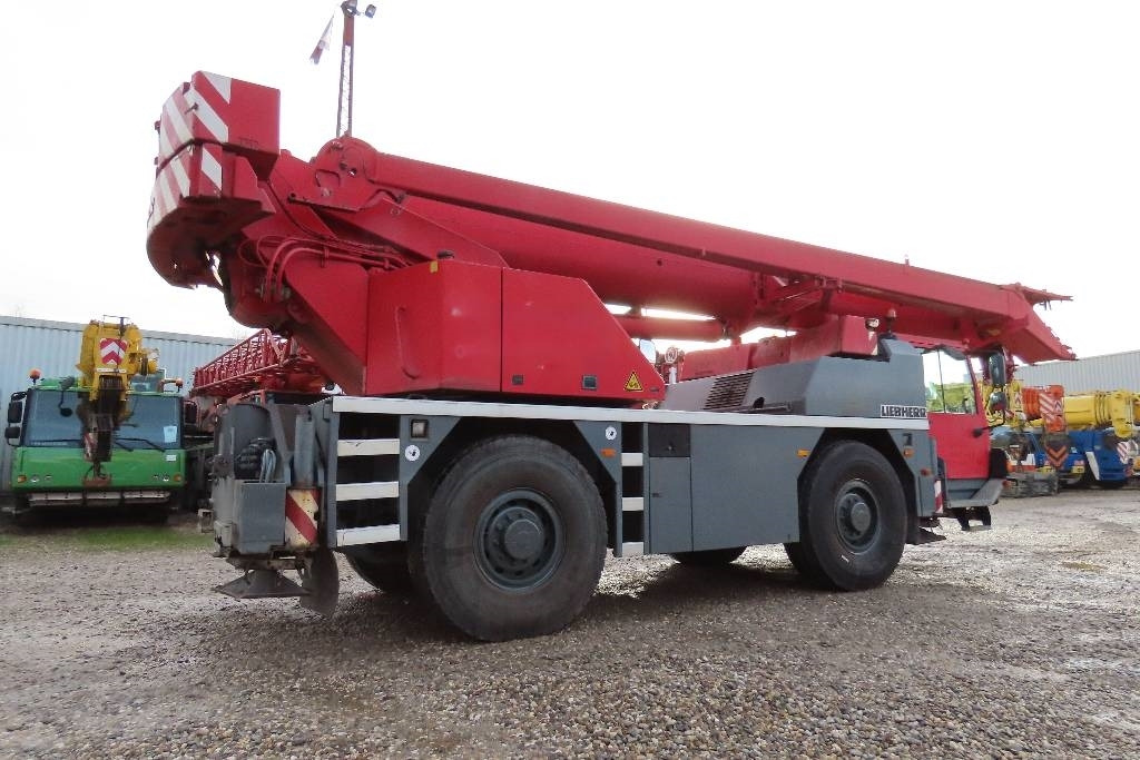 Liebherr LTM 1040-2.1 - Alle terrein kraan: afbeelding 3 Liebherr LTM 1040-2.1 - Alle terrein kraan: afbeelding 3