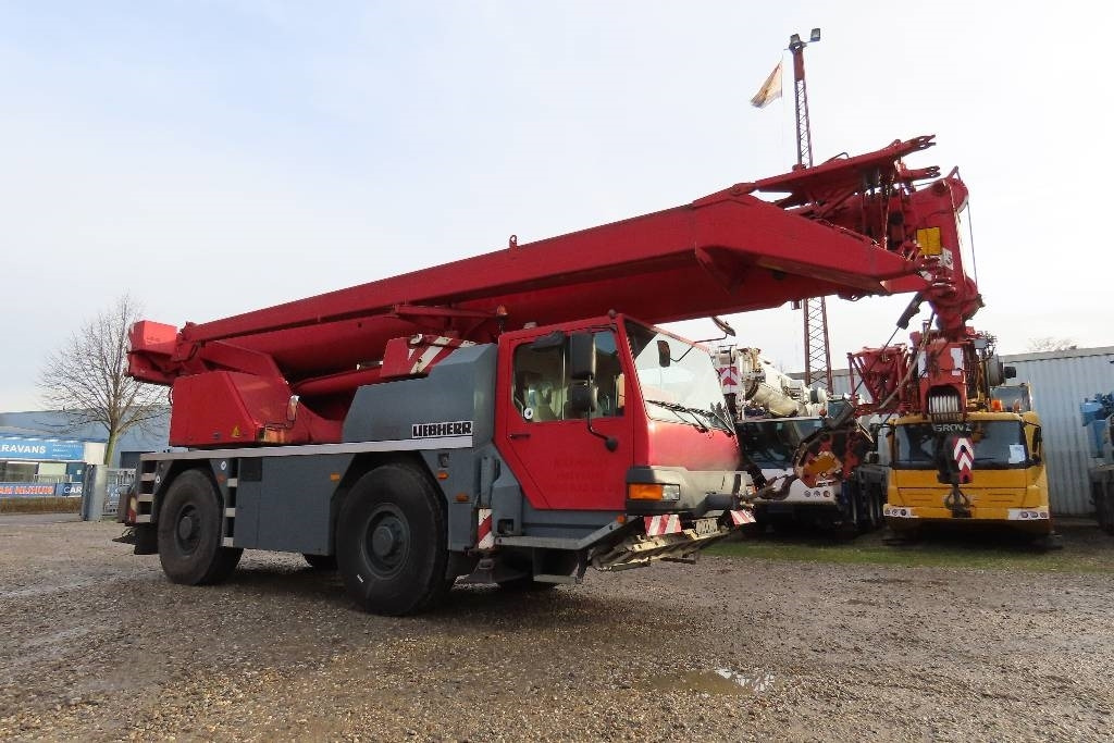 Liebherr LTM 1040-2.1 - Alle terrein kraan: afbeelding 2 Liebherr LTM 1040-2.1 - Alle terrein kraan: afbeelding 2