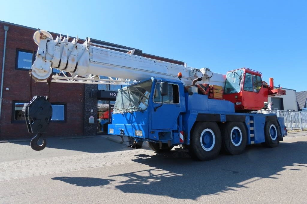 Liebherr LTM 1050-1 - Alle terrein kraan: afbeelding 1 Liebherr LTM 1050-1 - Alle terrein kraan: afbeelding 1
