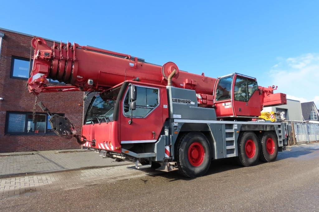 Liebherr LTM 1055-3.2 - Alle terrein kraan: afbeelding 1 Liebherr LTM 1055-3.2 - Alle terrein kraan: afbeelding 1
