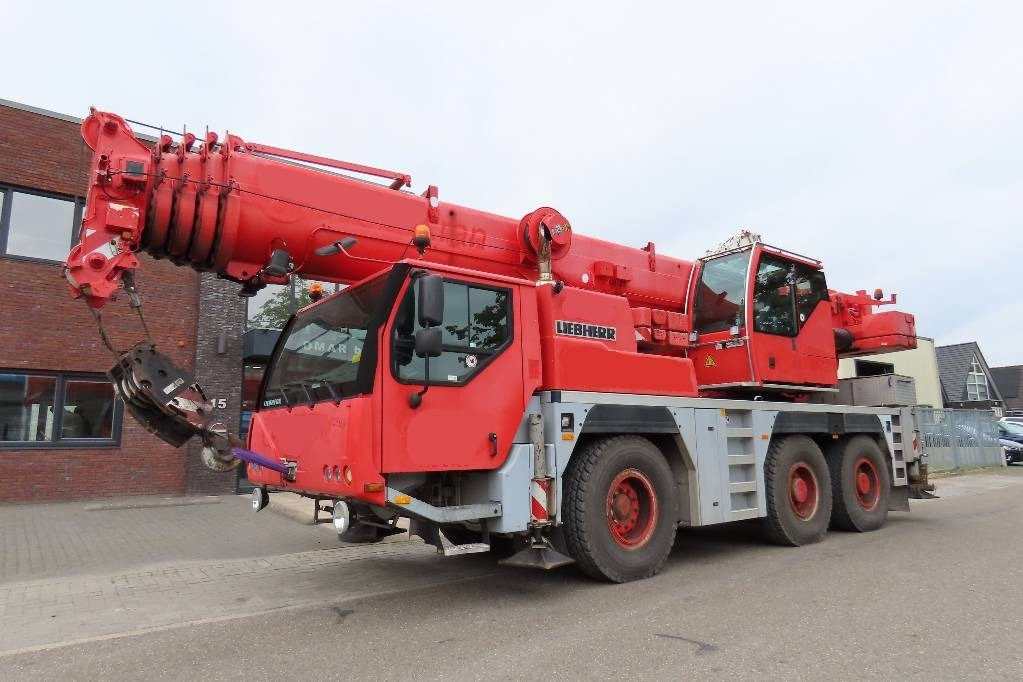 Liebherr LTM 1055-3.2 - Alle terrein kraan: afbeelding 1 Liebherr LTM 1055-3.2 - Alle terrein kraan: afbeelding 1