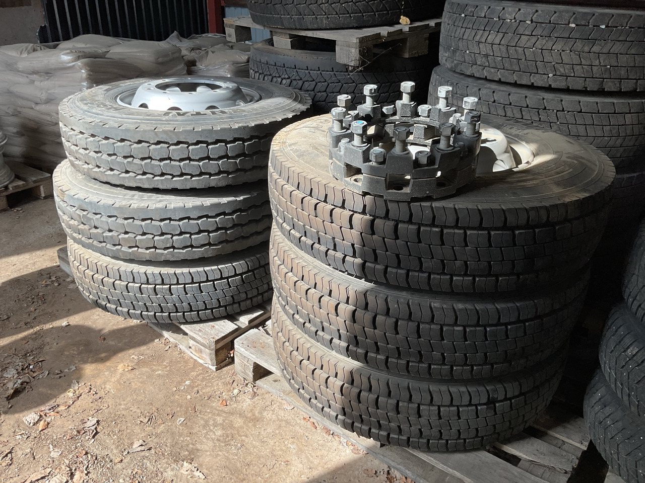 Continental - Complete wiel voor Vrachtwagen: afbeelding 1 Continental - Complete wiel voor Vrachtwagen: afbeelding 1