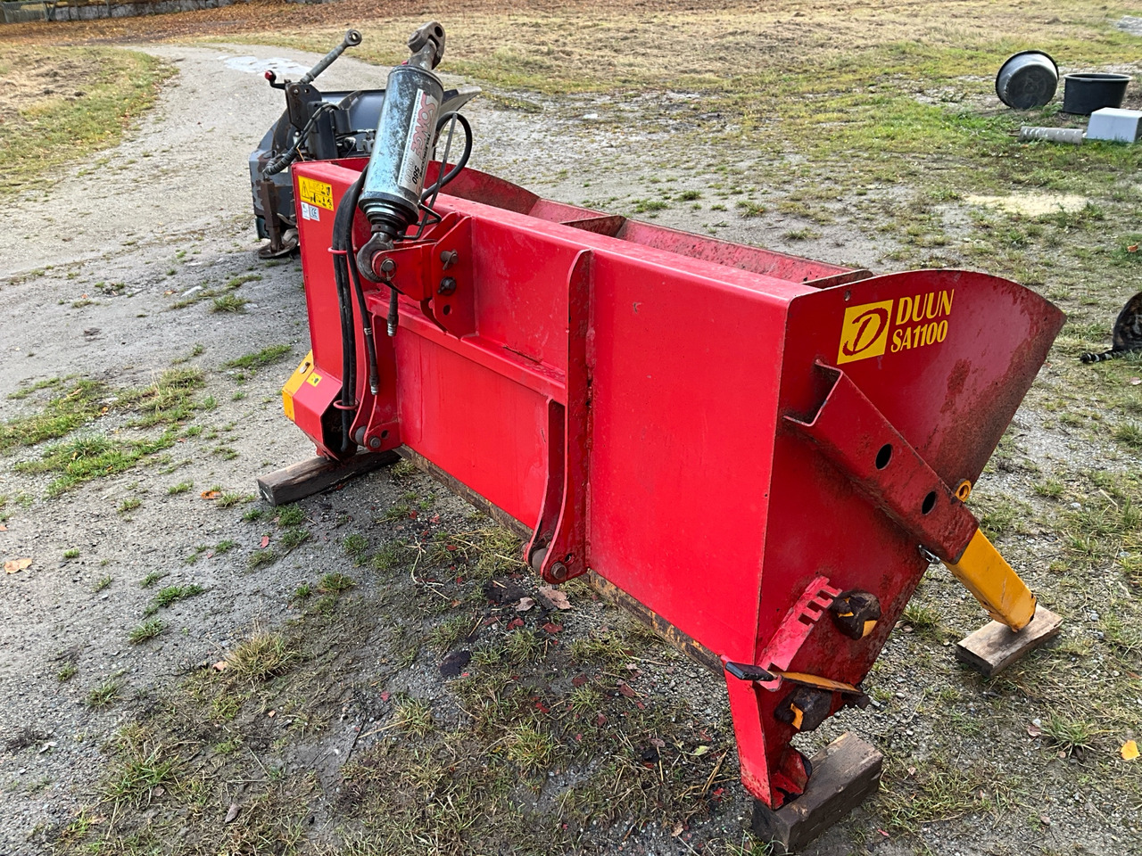 Dunn SA1100 - Zout/ Zandstrooier: afbeelding 1 Dunn SA1100 - Zout/ Zandstrooier: afbeelding 1