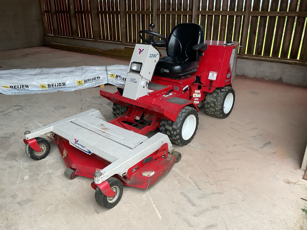 Ventrac 3200 - Gemeentelijke machine/ Speciaal: afbeelding 1 Ventrac 3200 - Gemeentelijke machine/ Speciaal: afbeelding 1
