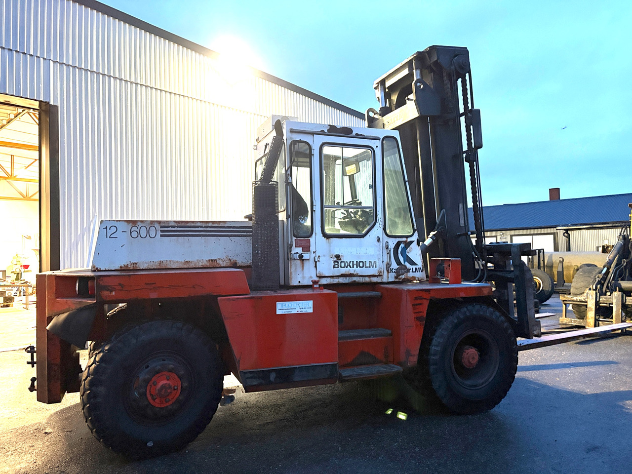 Kalmar 12 600 - Intern transport: afbeelding 1 Kalmar 12 600 - Intern transport: afbeelding 1