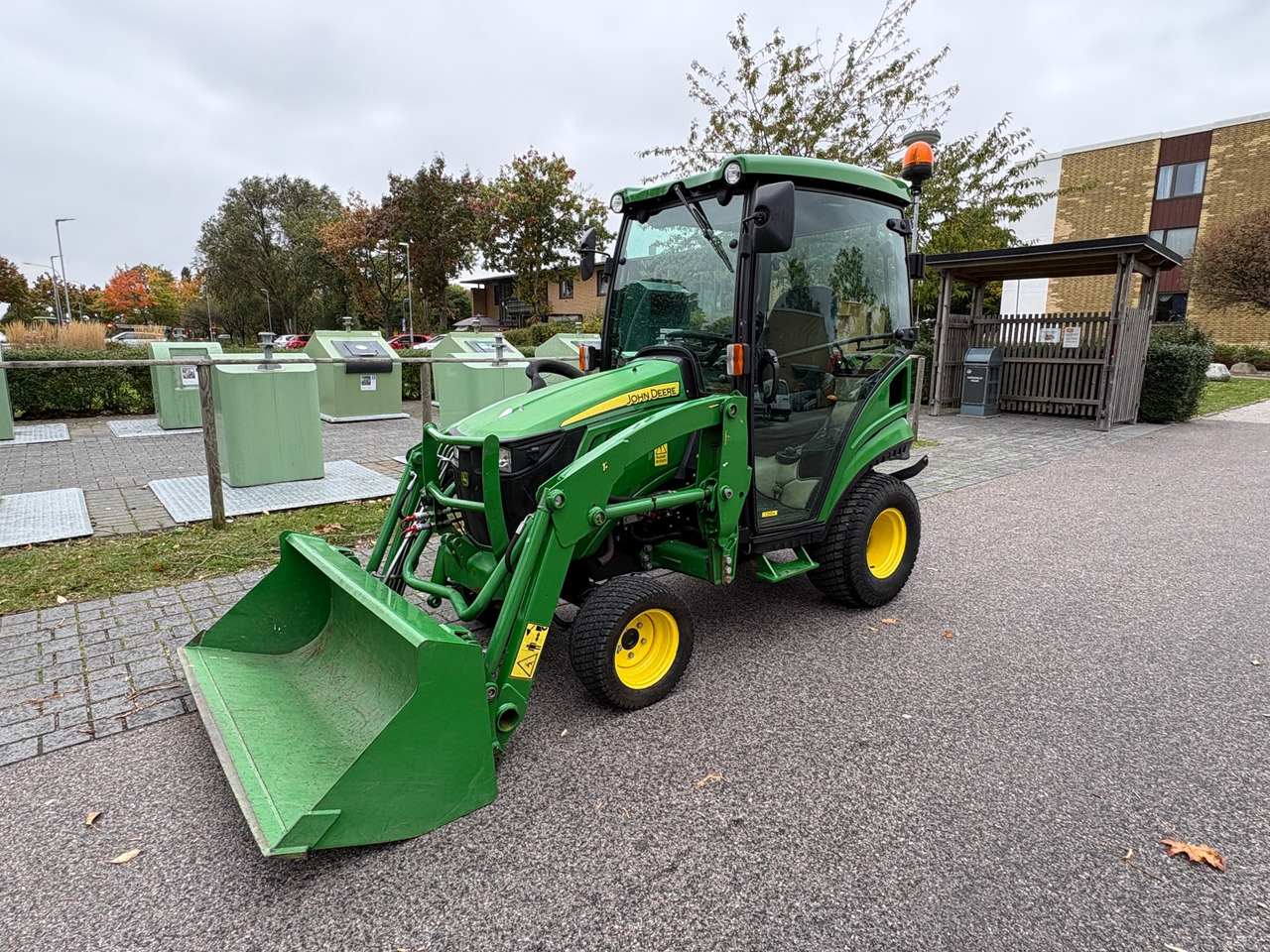 John Deere 1026R - Tractor: afbeelding 1 John Deere 1026R - Tractor: afbeelding 1