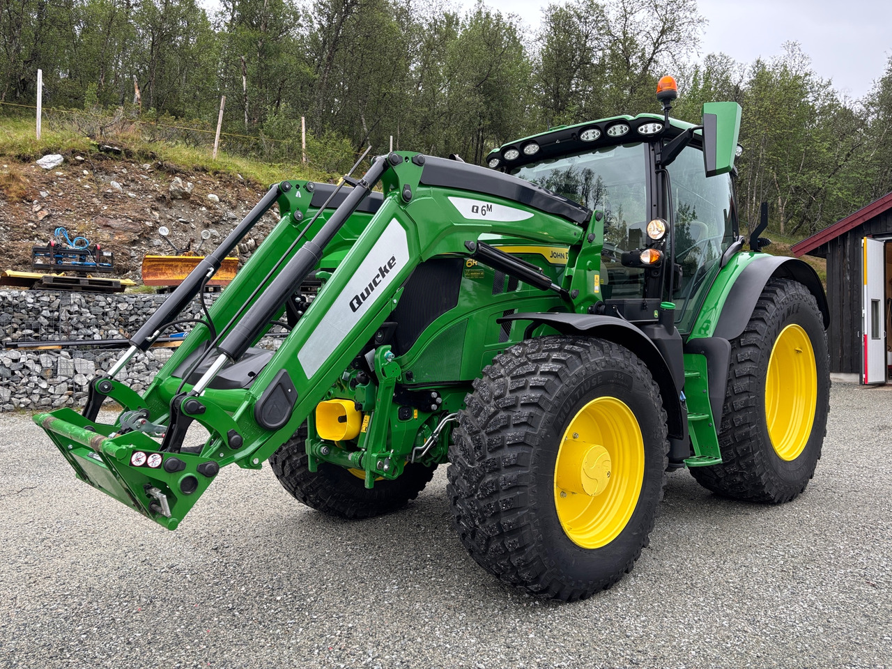 John Deere 6R 185 - Tractor: afbeelding 1 John Deere 6R 185 - Tractor: afbeelding 1