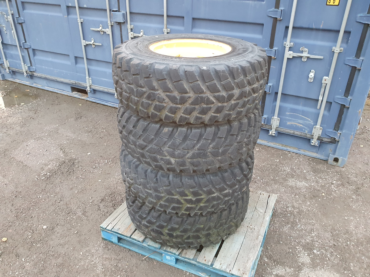 Nokian Volvo L25 - Band voor Bouwmachine: afbeelding 1 Nokian Volvo L25 - Band voor Bouwmachine: afbeelding 1