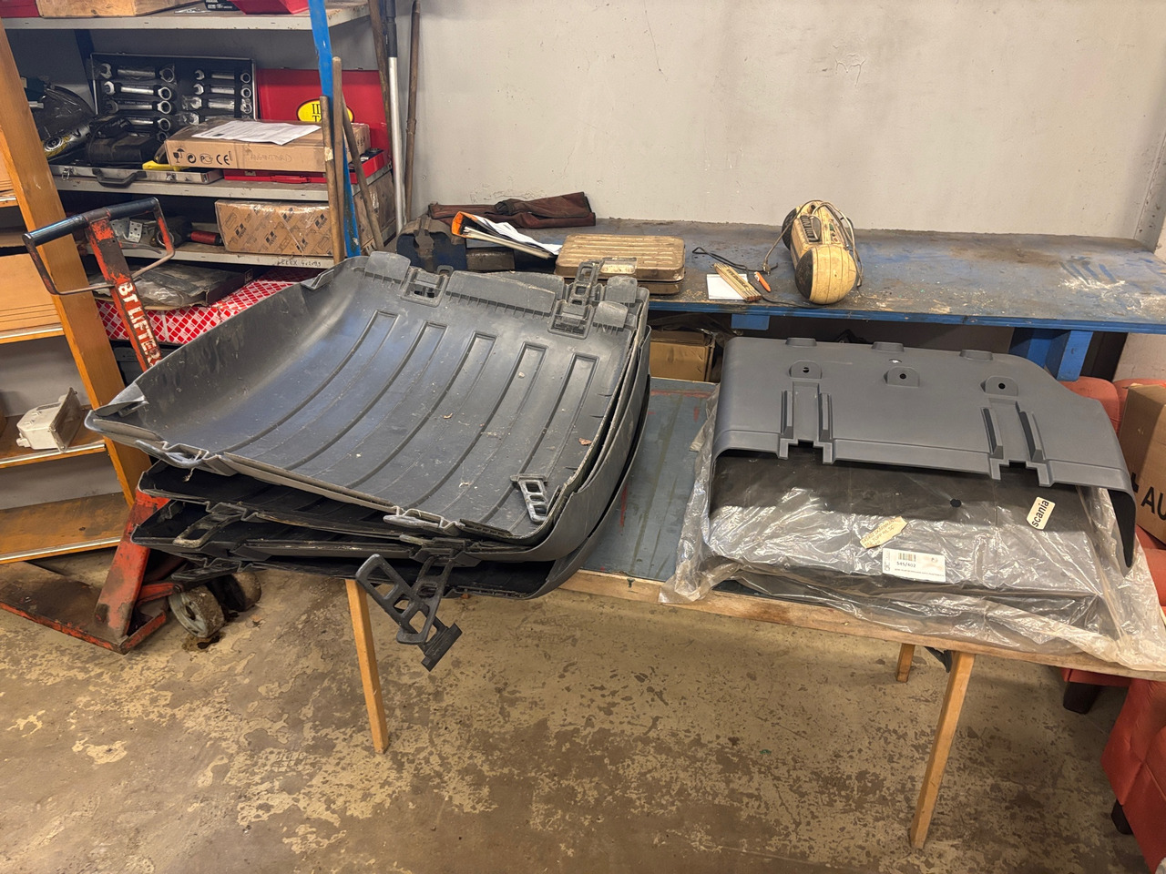 Scania - Zonneklep voor Vrachtwagen: afbeelding 1 Scania - Zonneklep voor Vrachtwagen: afbeelding 1