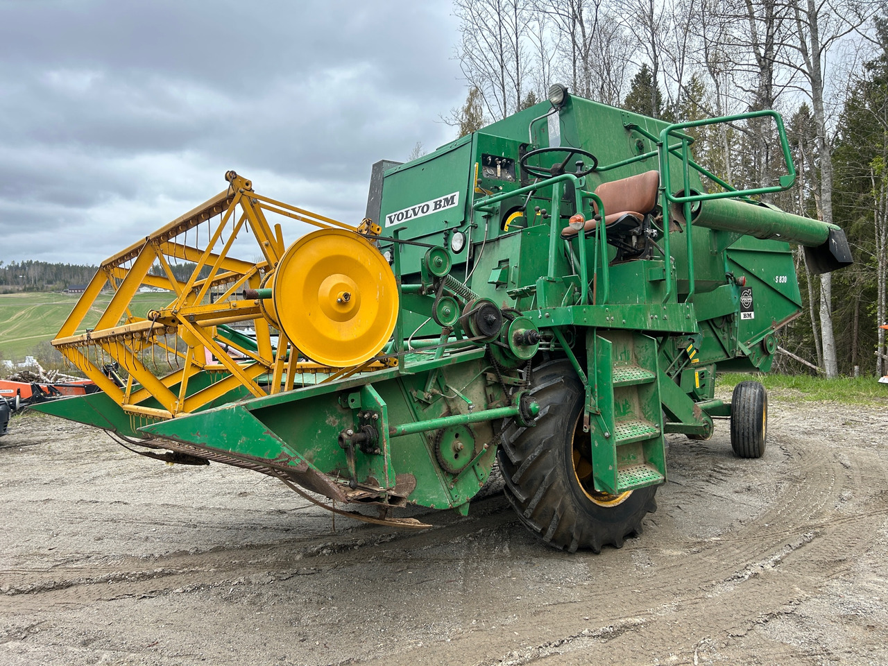 Volvo BM S830 - Maaidorser: afbeelding 1 Volvo BM S830 - Maaidorser: afbeelding 1