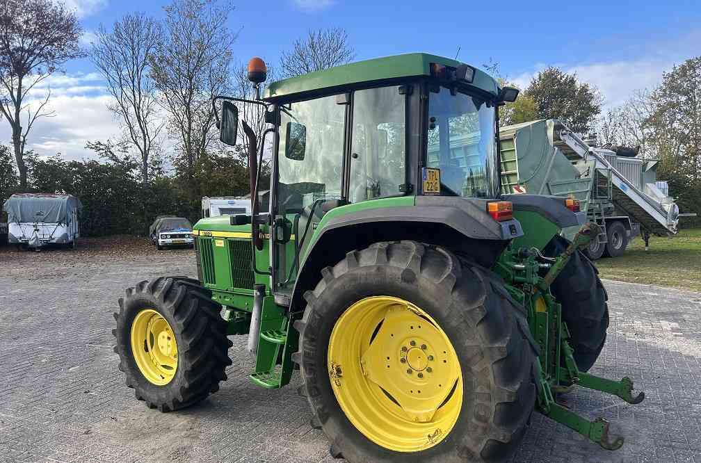 John Deere 6110 - Tractor: afbeelding 2 John Deere 6110 - Tractor: afbeelding 2