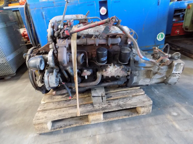 Motor voor Vrachtwagen Iveco Iveco 8061 motor met transmissie motor goed. en diverseonderdelen: afbeelding 1
