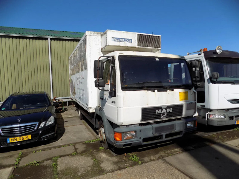 Volvo koel vrieswagen met hydr. lift - Koelwagen vrachtwagen: afbeelding 1 Volvo koel vrieswagen met hydr. lift - Koelwagen vrachtwagen: afbeelding 1
