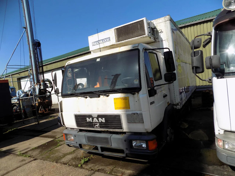 Volvo koel vrieswagen met hydr. lift - Koelwagen vrachtwagen: afbeelding 2 Volvo koel vrieswagen met hydr. lift - Koelwagen vrachtwagen: afbeelding 2