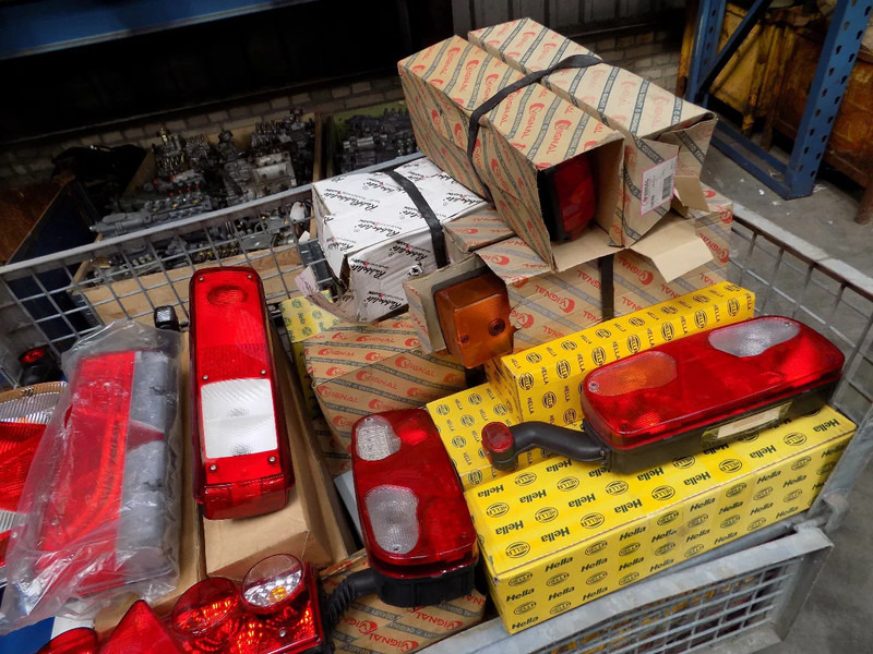 Achterlicht verlichting voor truck en trailer HELLA VERLICHTING truck en trailer: afbeelding 10 Achterlicht verlichting voor truck en trailer HELLA VERLICHTING truck en trailer: afbeelding 10