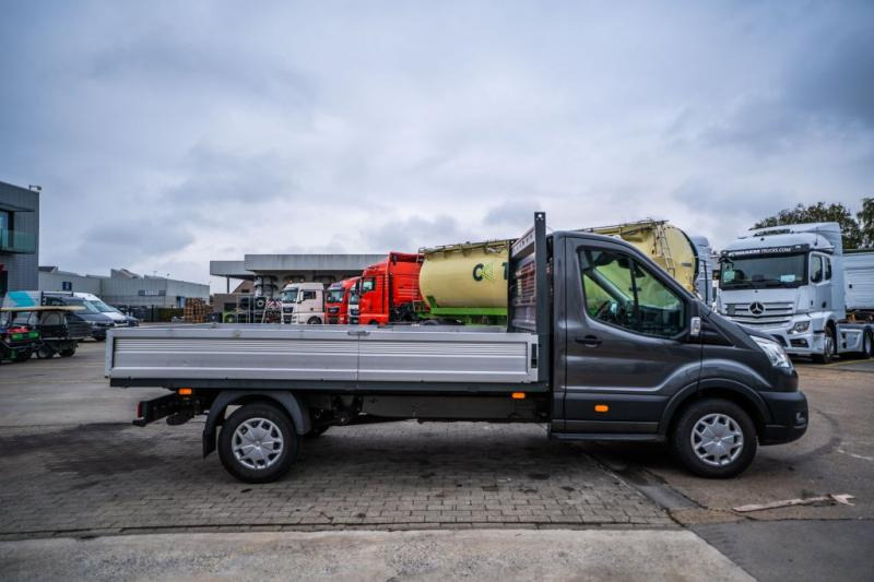 Ford TRANSIT 2.0 TDCI - Bestelwagen open laadbak: afbeelding 3 Ford TRANSIT 2.0 TDCI - Bestelwagen open laadbak: afbeelding 3