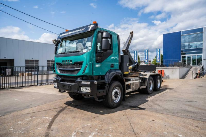 Iveco TRAKKER 360-6x4-PALFINGER - Haakarmsysteem vrachtwagen: afbeelding 1 Iveco TRAKKER 360-6x4-PALFINGER - Haakarmsysteem vrachtwagen: afbeelding 1