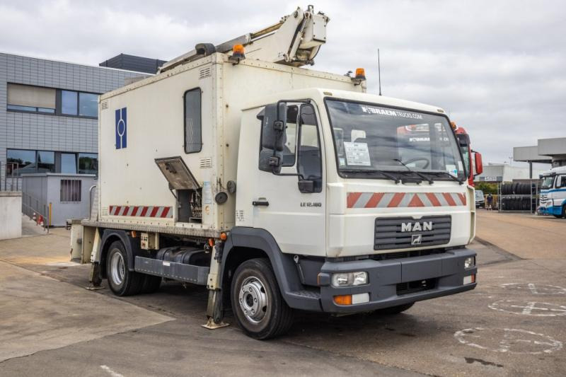 MAN LE 12.180 - COMILEV EN170TPC - Vrachtwagen hoogwerker: afbeelding 2 MAN LE 12.180 - COMILEV EN170TPC - Vrachtwagen hoogwerker: afbeelding 2