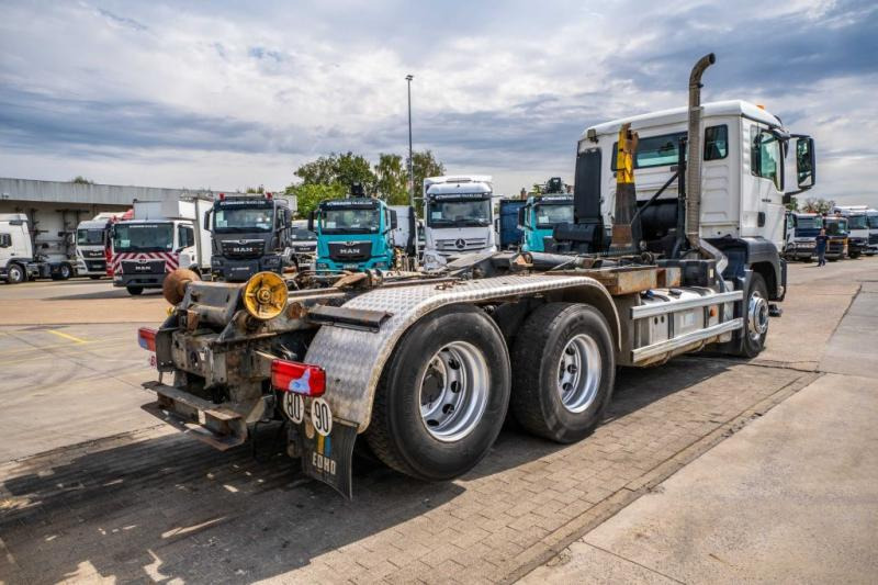 MAN TGS 28.360 BL+INTARDER+10 Pneus/tires - Haakarmsysteem vrachtwagen: afbeelding 4 MAN TGS 28.360 BL+INTARDER+10 Pneus/tires - Haakarmsysteem vrachtwagen: afbeelding 4