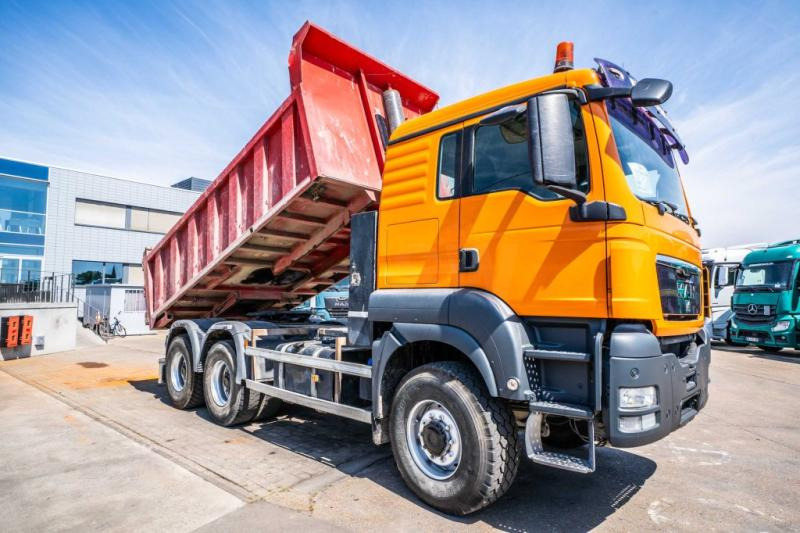MAN TGS 33.440 BB TIPPER / TRACTOR - Kipper vrachtwagen: afbeelding 2 MAN TGS 33.440 BB TIPPER / TRACTOR - Kipper vrachtwagen: afbeelding 2