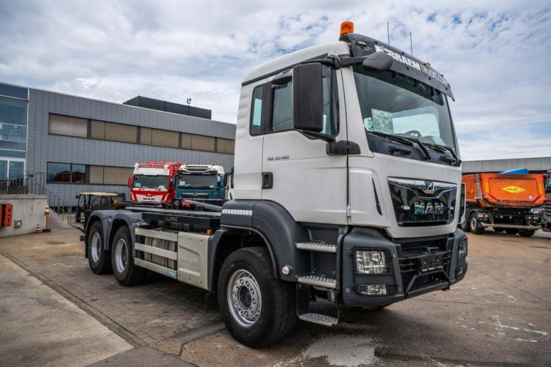MAN TGS 33.460 BL - Haakarmsysteem vrachtwagen: afbeelding 1 MAN TGS 33.460 BL - Haakarmsysteem vrachtwagen: afbeelding 1