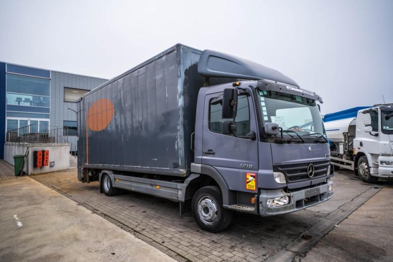 Mercedes ATEGO 1218 L+ moving lift - Bakwagen: afbeelding 2 Mercedes ATEGO 1218 L+ moving lift - Bakwagen: afbeelding 2