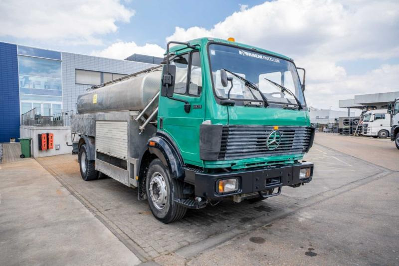 Mercedes SK 1831 L - WATER/EAU-11.500 L/3 Comp. - Tankwagen: afbeelding 2 Mercedes SK 1831 L - WATER/EAU-11.500 L/3 Comp. - Tankwagen: afbeelding 2