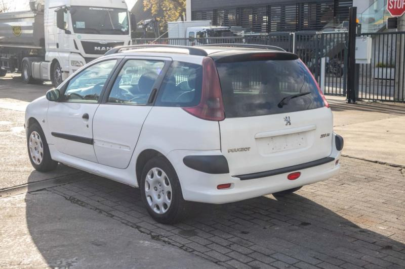 Peugeot 206 SW - Personenwagen: afbeelding 4 Peugeot 206 SW - Personenwagen: afbeelding 4