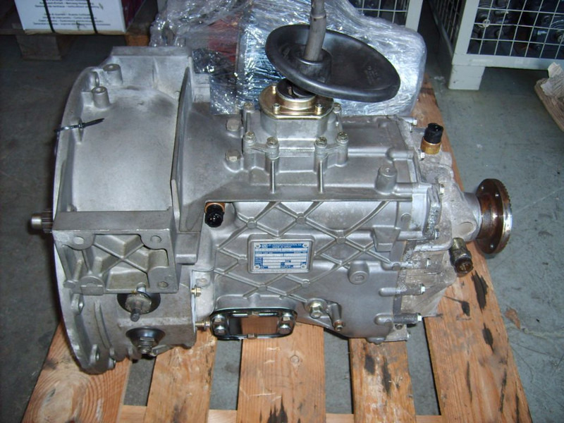 Mercedes-Benz ZF S5-42 - Versnellingsbak voor Vrachtwagen: afbeelding 1 Mercedes-Benz ZF S5-42 - Versnellingsbak voor Vrachtwagen: afbeelding 1
