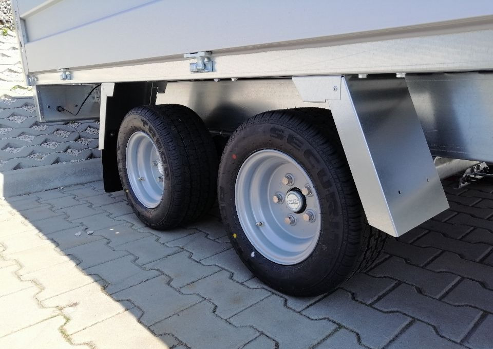 Besttrailers CONDOR III - Open/ Plateau aanhangwagen: afbeelding 3 Besttrailers CONDOR III - Open/ Plateau aanhangwagen: afbeelding 3