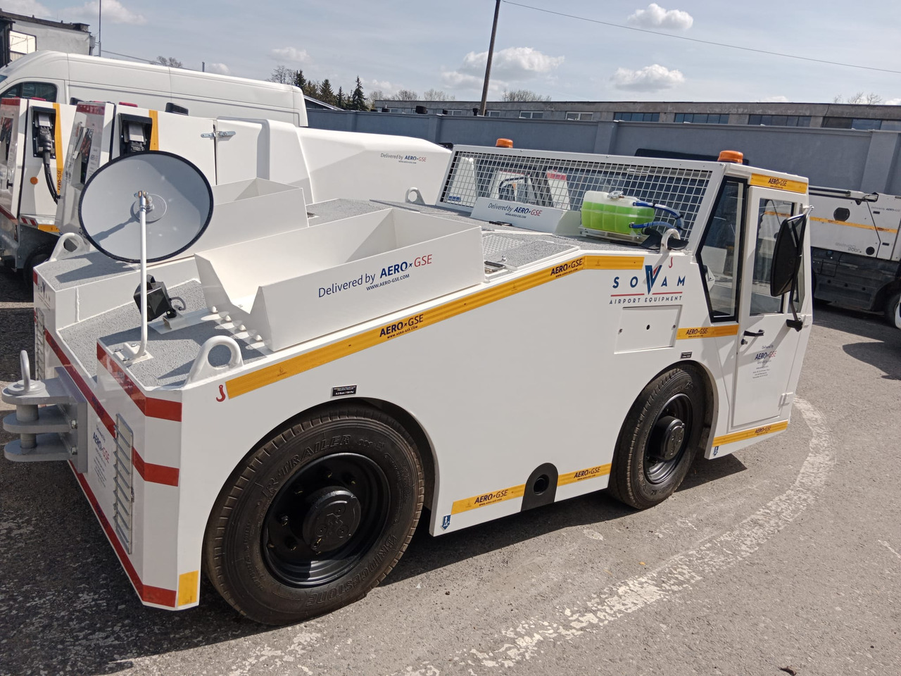 SOVAM K100 - Vliegtuigtrekker: afbeelding 2 SOVAM K100 - Vliegtuigtrekker: afbeelding 2