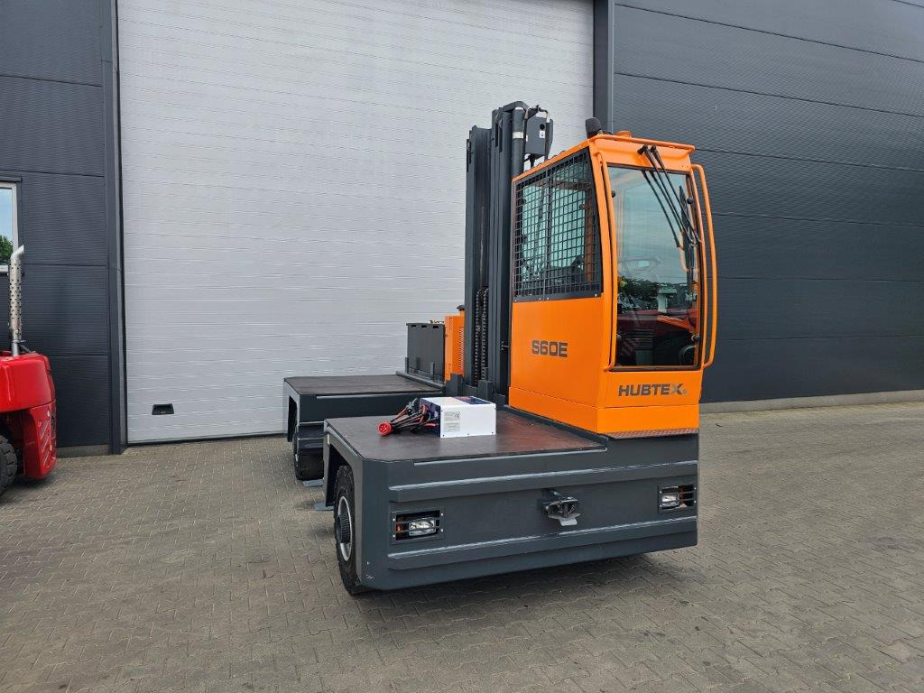 Hubtex S60E - TRIPLEX - NEU BATTERIE - Zijlader: afbeelding 3 Hubtex S60E - TRIPLEX - NEU BATTERIE - Zijlader: afbeelding 3