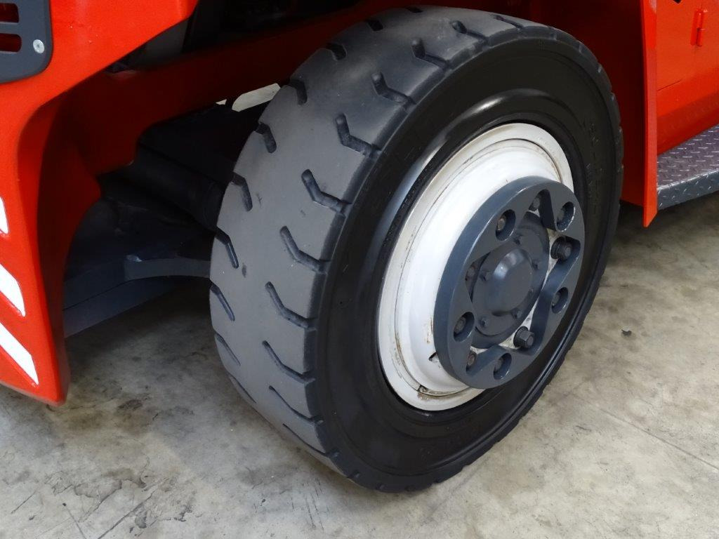 Kalmar DCE120-6 - Diesel heftruck: afbeelding 2 Kalmar DCE120-6 - Diesel heftruck: afbeelding 2