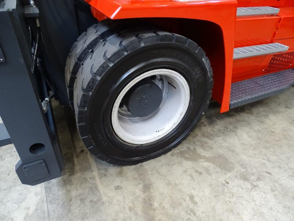 Kalmar DCE120-6 - Diesel heftruck: afbeelding 4 Kalmar DCE120-6 - Diesel heftruck: afbeelding 4