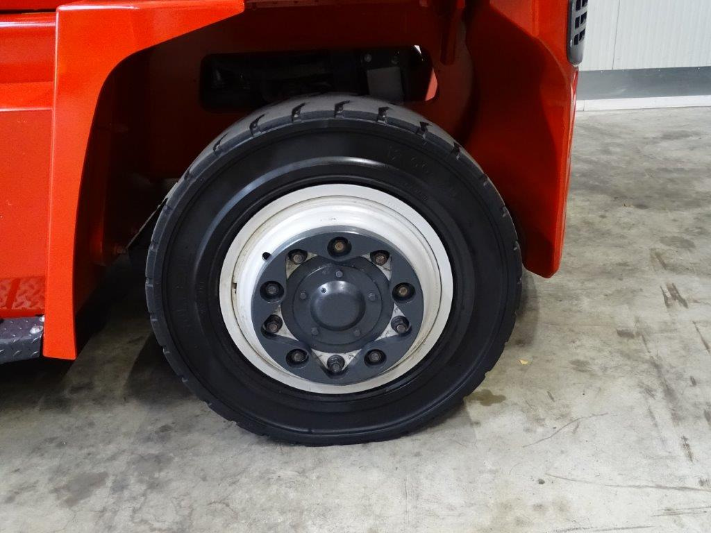 Kalmar DCE120-6 - Diesel heftruck: afbeelding 5 Kalmar DCE120-6 - Diesel heftruck: afbeelding 5