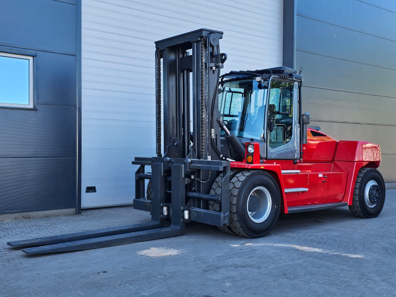 Kalmar DCG160-12 - Diesel heftruck: afbeelding 1 Kalmar DCG160-12 - Diesel heftruck: afbeelding 1