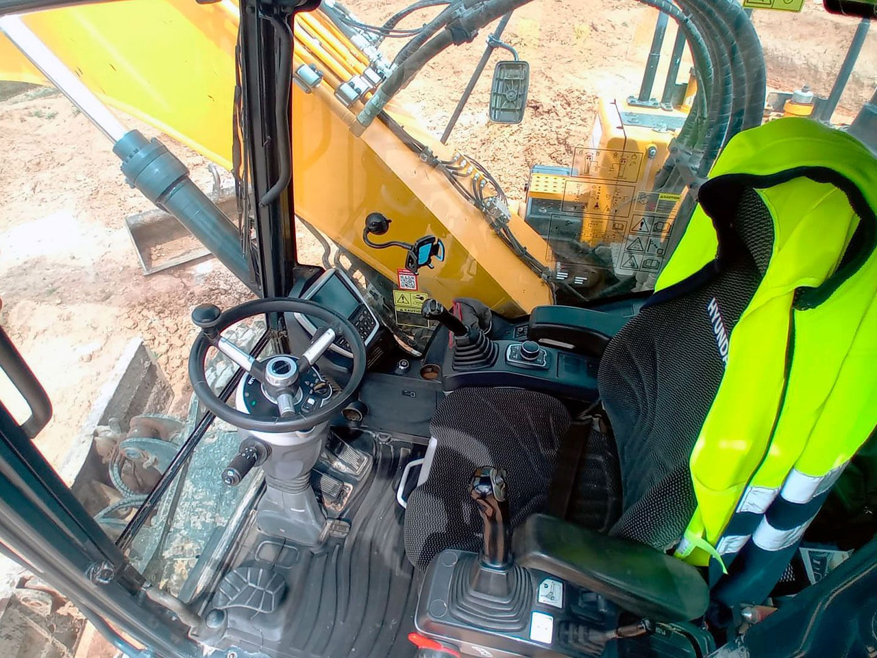 HYUNDAI HW180 - Mobiele graafmachine: afbeelding 3 HYUNDAI HW180 - Mobiele graafmachine: afbeelding 3