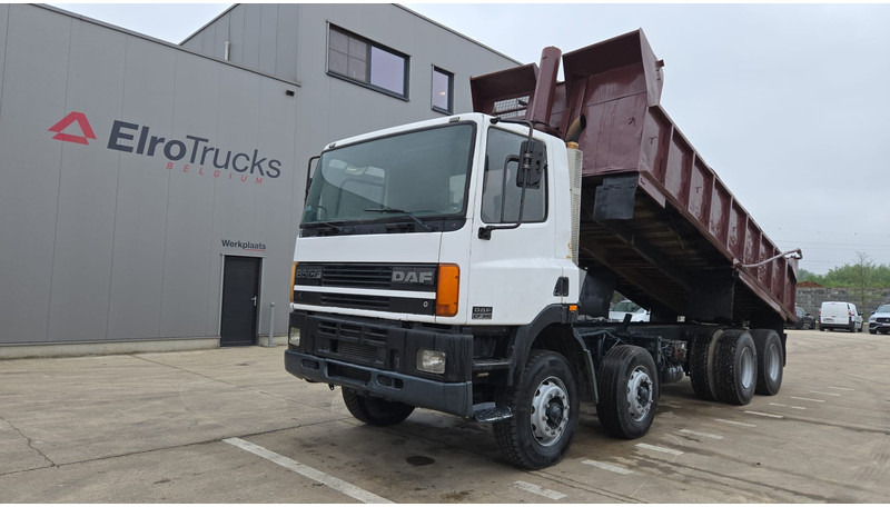 DAF 85 CF 340 (EURO 2 / MANUAL PUMP / STEEL SUSP. / POSSIBLE AS CHASSIS / 8X4) - Kipper vrachtwagen: afbeelding 1 DAF 85 CF 340 (EURO 2 / MANUAL PUMP / STEEL SUSP. / POSSIBLE AS CHASSIS / 8X4) - Kipper vrachtwagen: afbeelding 1