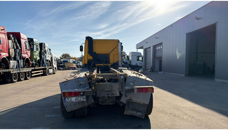 DAF CF 85.360 (BOITE MANUELLE / MANUAL GEARBOX / BIG HUB / GRAND PONT / LAMES / 8X4) - Chassis vrachtwagen: afbeelding 5 DAF CF 85.360 (BOITE MANUELLE / MANUAL GEARBOX / BIG HUB / GRAND PONT / LAMES / 8X4) - Chassis vrachtwagen: afbeelding 5