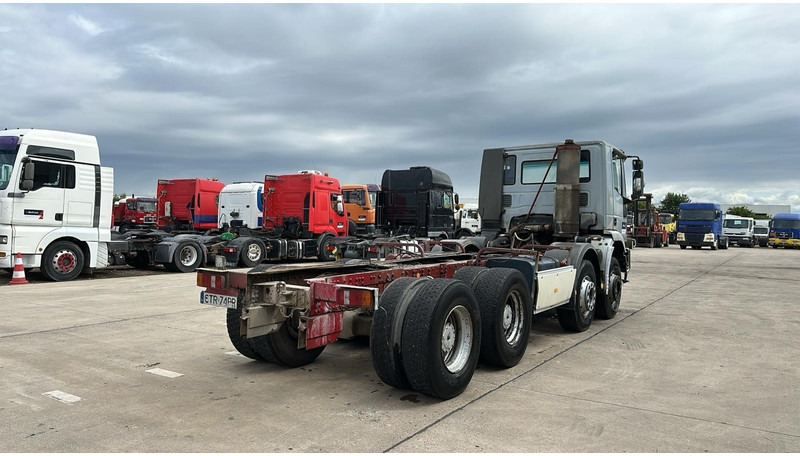 Iveco EUROTRAKKER 340 E 34 (POMPE MANUELLE / BOITE MANUELLE / LAMES / GRAND PONT) - Chassis vrachtwagen: afbeelding 4 Iveco EUROTRAKKER 340 E 34 (POMPE MANUELLE / BOITE MANUELLE / LAMES / GRAND PONT) - Chassis vrachtwagen: afbeelding 4