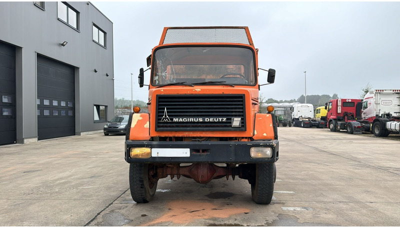 Iveco Magirus 160 - 15 (GRAND PONT / LAMES / 4X4) - Kipper vrachtwagen: afbeelding 2 Iveco Magirus 160 - 15 (GRAND PONT / LAMES / 4X4) - Kipper vrachtwagen: afbeelding 2