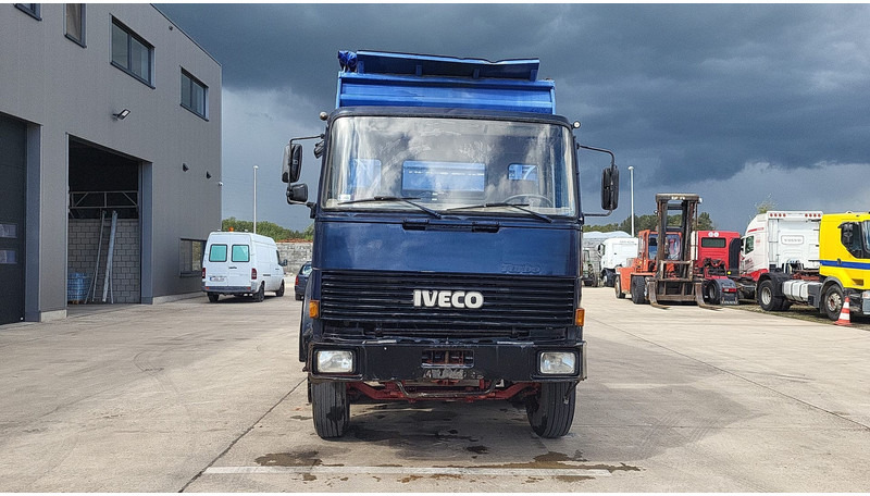Iveco Magirus 340-34 (GRAND PONT / LAMES / POMPE MANUELLE / PARFAIT) - Kipper vrachtwagen: afbeelding 2 Iveco Magirus 340-34 (GRAND PONT / LAMES / POMPE MANUELLE / PARFAIT) - Kipper vrachtwagen: afbeelding 2