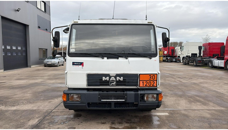 MAN 10.153 (7500L / FULL STEEL / LAMES / BOITE MANUELLE / MANUAL GEARBOX) - Tankwagen: afbeelding 5 MAN 10.153 (7500L / FULL STEEL / LAMES / BOITE MANUELLE / MANUAL GEARBOX) - Tankwagen: afbeelding 5
