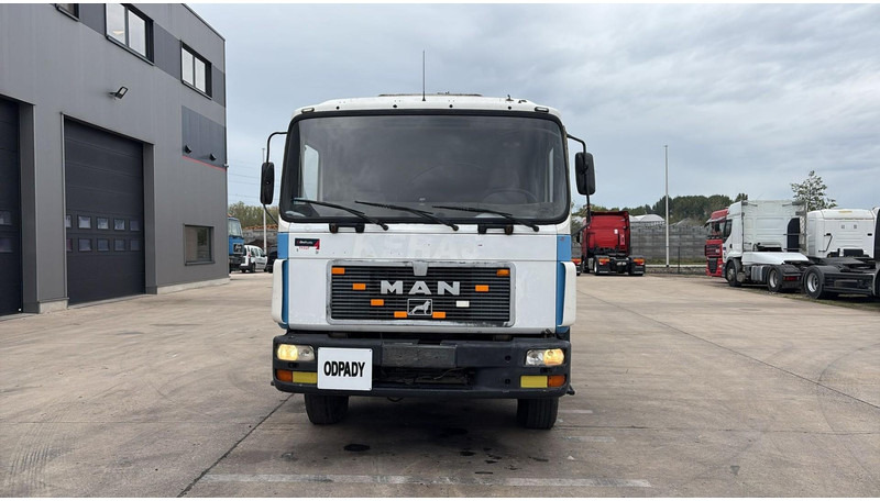 MAN 18.232 (MANUAL PUMP / POMPE MANUELLE / 11.000L) - Vacuümwagen: afbeelding 2 MAN 18.232 (MANUAL PUMP / POMPE MANUELLE / 11.000L) - Vacuümwagen: afbeelding 2