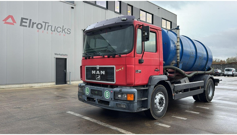 MAN 18.264 F2000 (11000L / EURO 2 / MANUAL GEARBOX / 6 CYLINDER) - Vacuümwagen: afbeelding 1 MAN 18.264 F2000 (11000L / EURO 2 / MANUAL GEARBOX / 6 CYLINDER) - Vacuümwagen: afbeelding 1