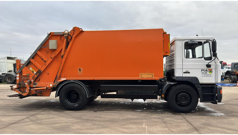 MAN 18.285 (GARBAGE TRUCK / TOP CONDITION / 6 CYLINDER / MANUAL GEARBOX) - Vuilniswagen: afbeelding 4 MAN 18.285 (GARBAGE TRUCK / TOP CONDITION / 6 CYLINDER / MANUAL GEARBOX) - Vuilniswagen: afbeelding 4