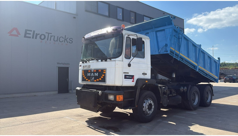 MAN 26.322 (MANUAL PUMP / POMPE MANUELLE / LAMES / GRAND PONT / BIG AXLE) - Kipper vrachtwagen: afbeelding 1 MAN 26.322 (MANUAL PUMP / POMPE MANUELLE / LAMES / GRAND PONT / BIG AXLE) - Kipper vrachtwagen: afbeelding 1
