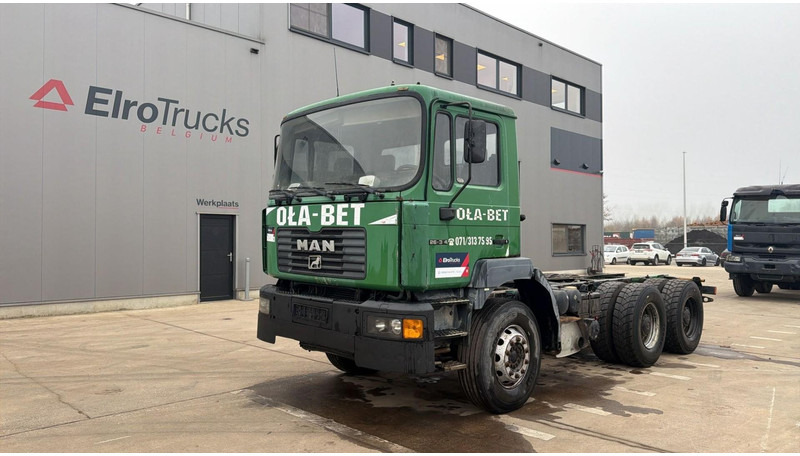 MAN 26.364 (STEEL SUSP. / LAMES / BIG AXLE / MANUAL PUMP / POMPE MANUELLE) - Chassis vrachtwagen: afbeelding 1 MAN 26.364 (STEEL SUSP. / LAMES / BIG AXLE / MANUAL PUMP / POMPE MANUELLE) - Chassis vrachtwagen: afbeelding 1