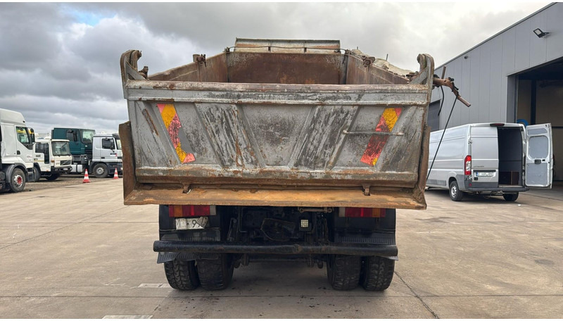 MAN 26.372 (MANUAL PUMP / POMPE MANUELLE / LAMES / GRAND PONT / STEEL SUSP. / 6 CYLINDER) - Kipper vrachtwagen: afbeelding 5 MAN 26.372 (MANUAL PUMP / POMPE MANUELLE / LAMES / GRAND PONT / STEEL SUSP. / 6 CYLINDER) - Kipper vrachtwagen: afbeelding 5